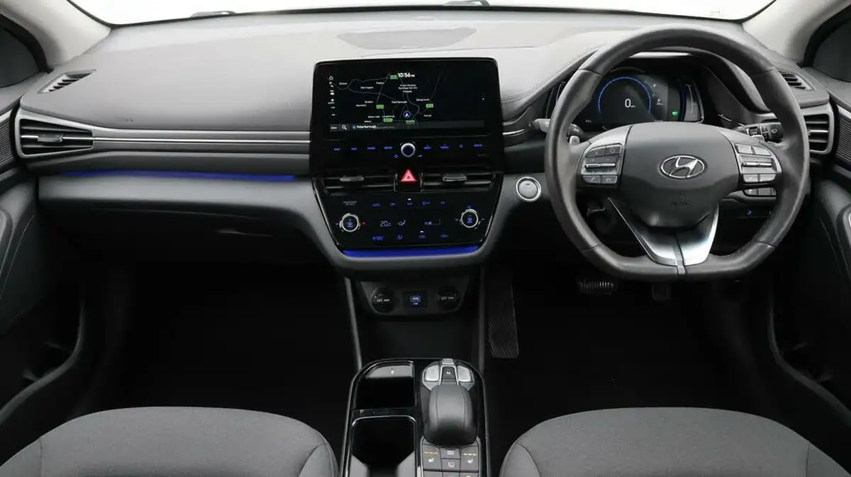 2022-hyundai-ioniq-e-premium-electric-big-13