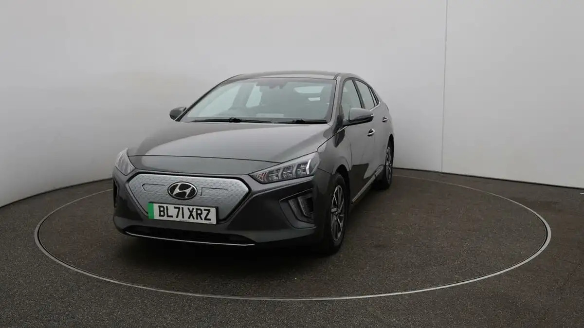 2022-hyundai-ioniq-e-premium-electric-big-31