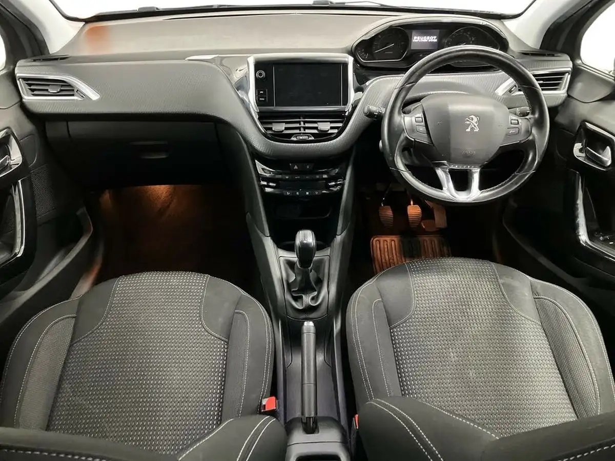 2019-peugeot-208-12-puretech-tech-edition-82bhp-big-7