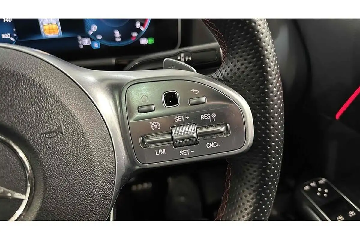 2020-mercedes-benz-gla-class-20d-gla-220d-amg-line-premium-plus-big-33