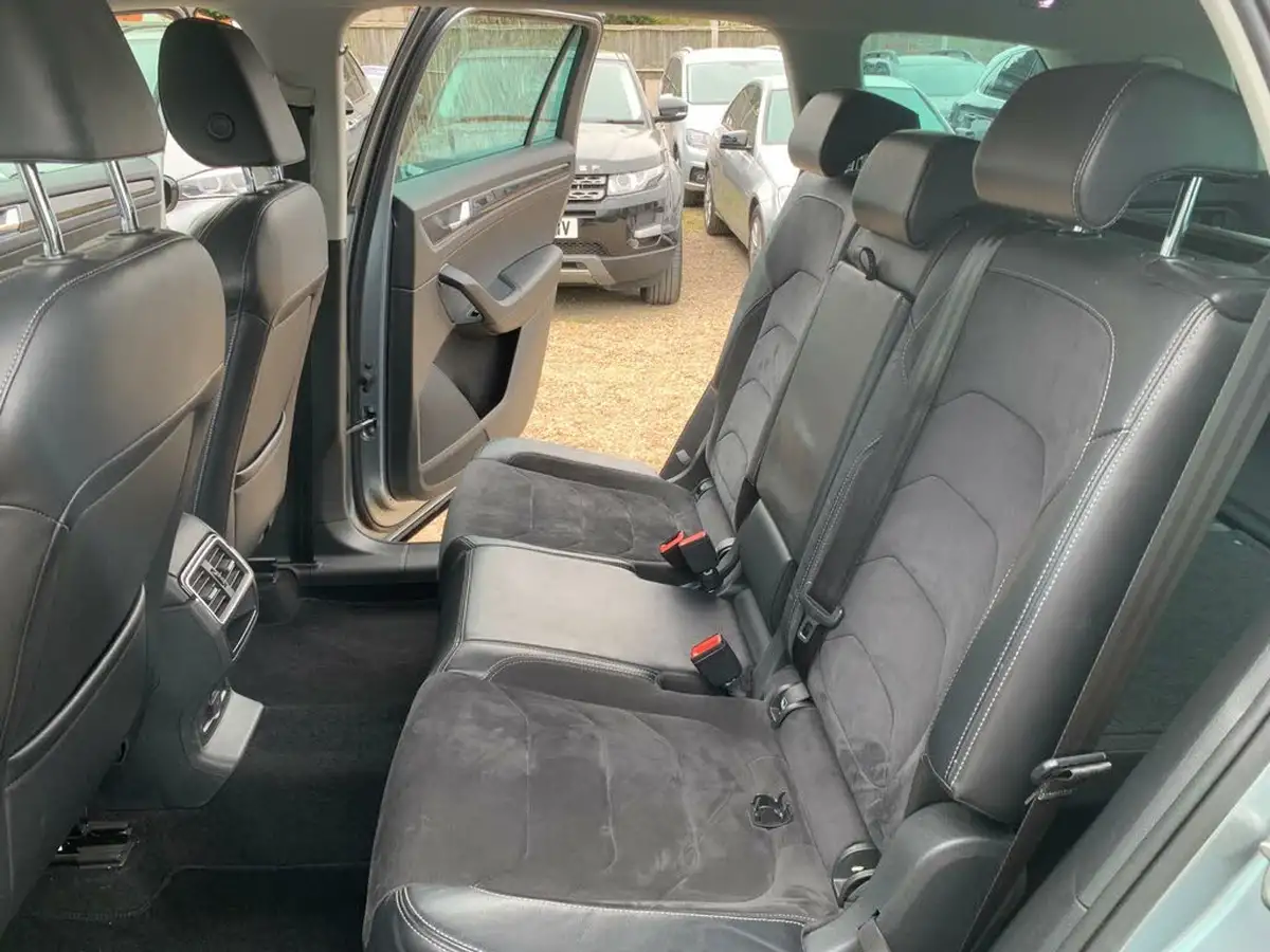 2017-skoda-kodiaq-20tdi-se-l-150ps-4x4-5-seatsss-dsg-big-42