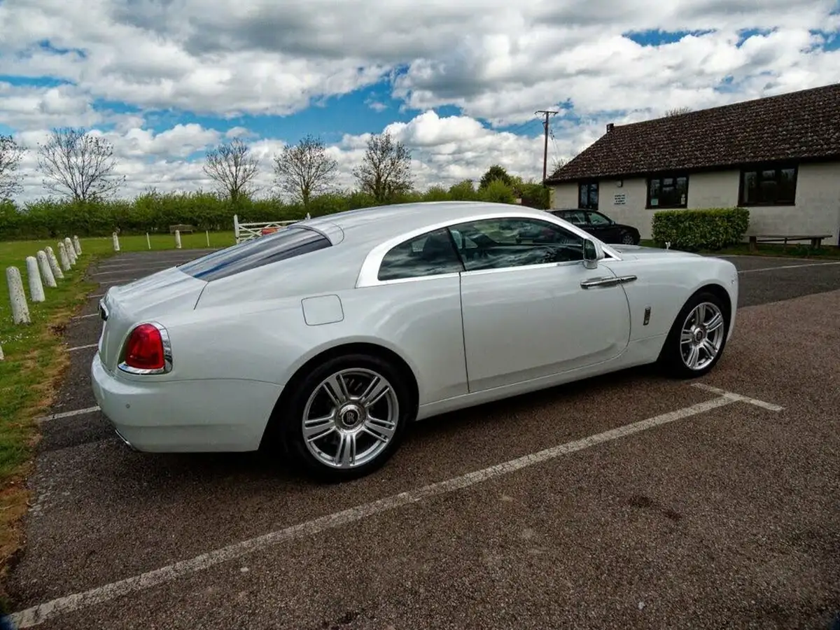 2016-rolls-royce-wraith-66-big-21