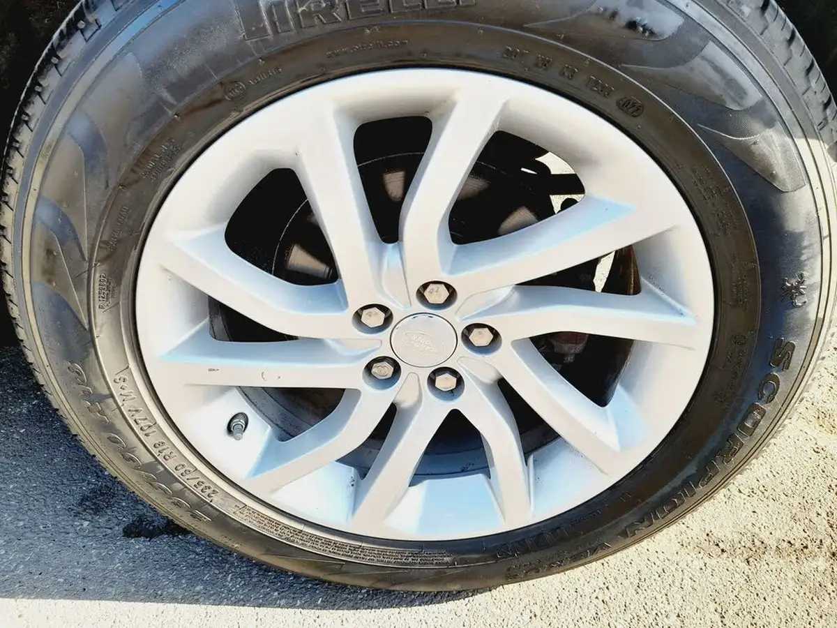 2018-land-rover-discovery-sport-20-si4-se-tech-big-7