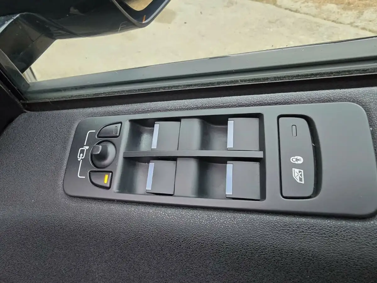 2015-land-rover-discovery-sport-22td-hse-luxury-auto-big-14