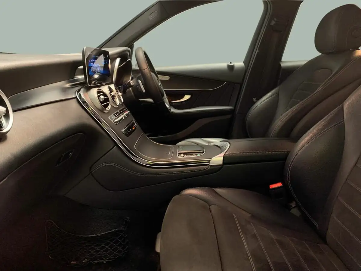 2020-mercedes-benz-glc-class-20d-glc220d-amg-line-station-wagon-5d-4matic-plus-big-3