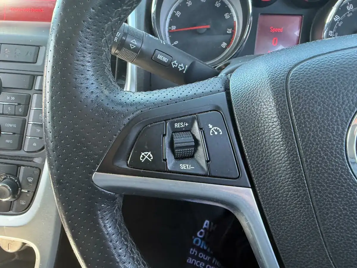 2011-vauxhall-astra-16-sri-16v-vvt-115ps-auto-big-33