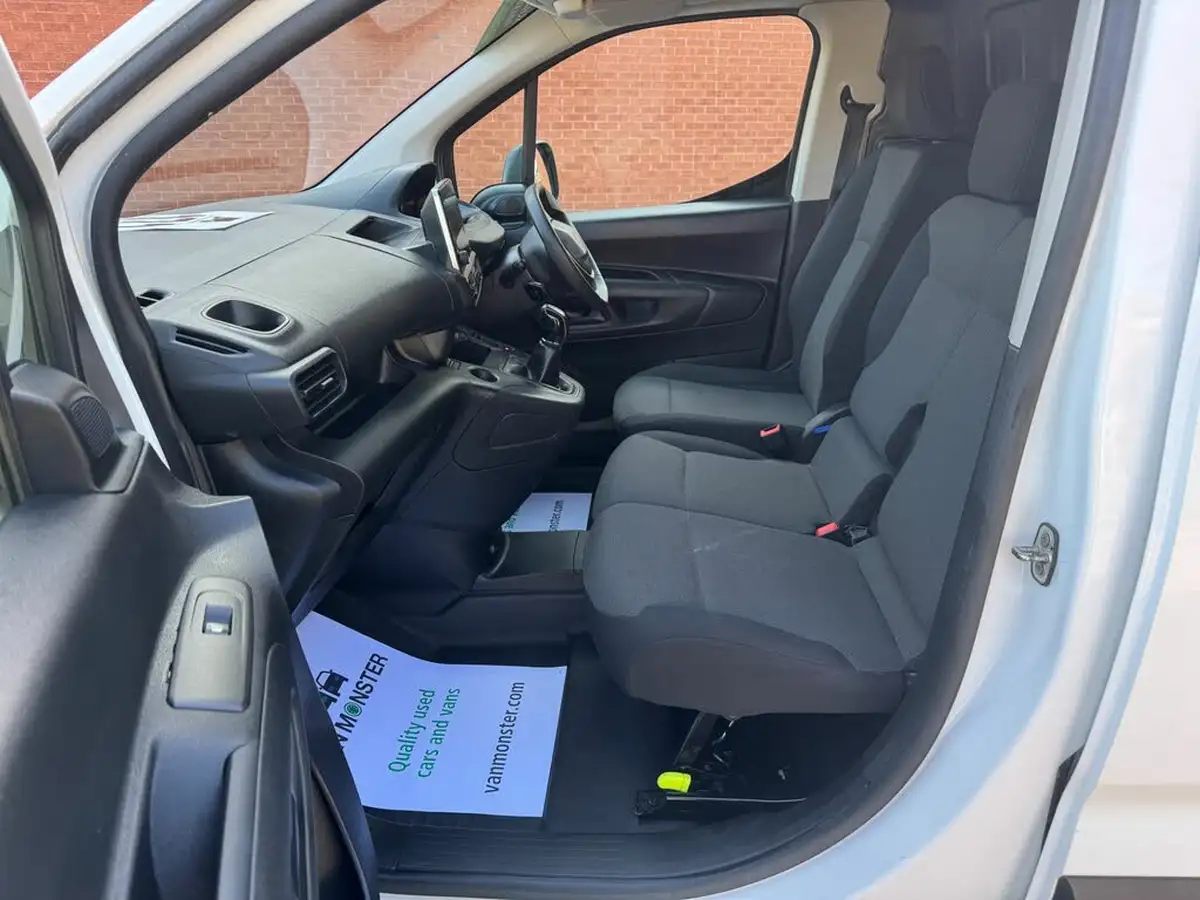 2020-peugeot-partner-15-bluehdi-1000-professional-100ps-eu6dt-panel-big-26