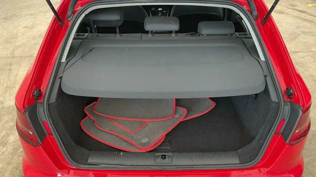 2013-audi-a3-16td-se-sportback-5d-big-4