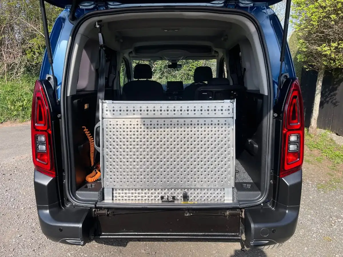 2020-citroen-berlingo-15bluehdi-feel-m-size-100ps-big-4