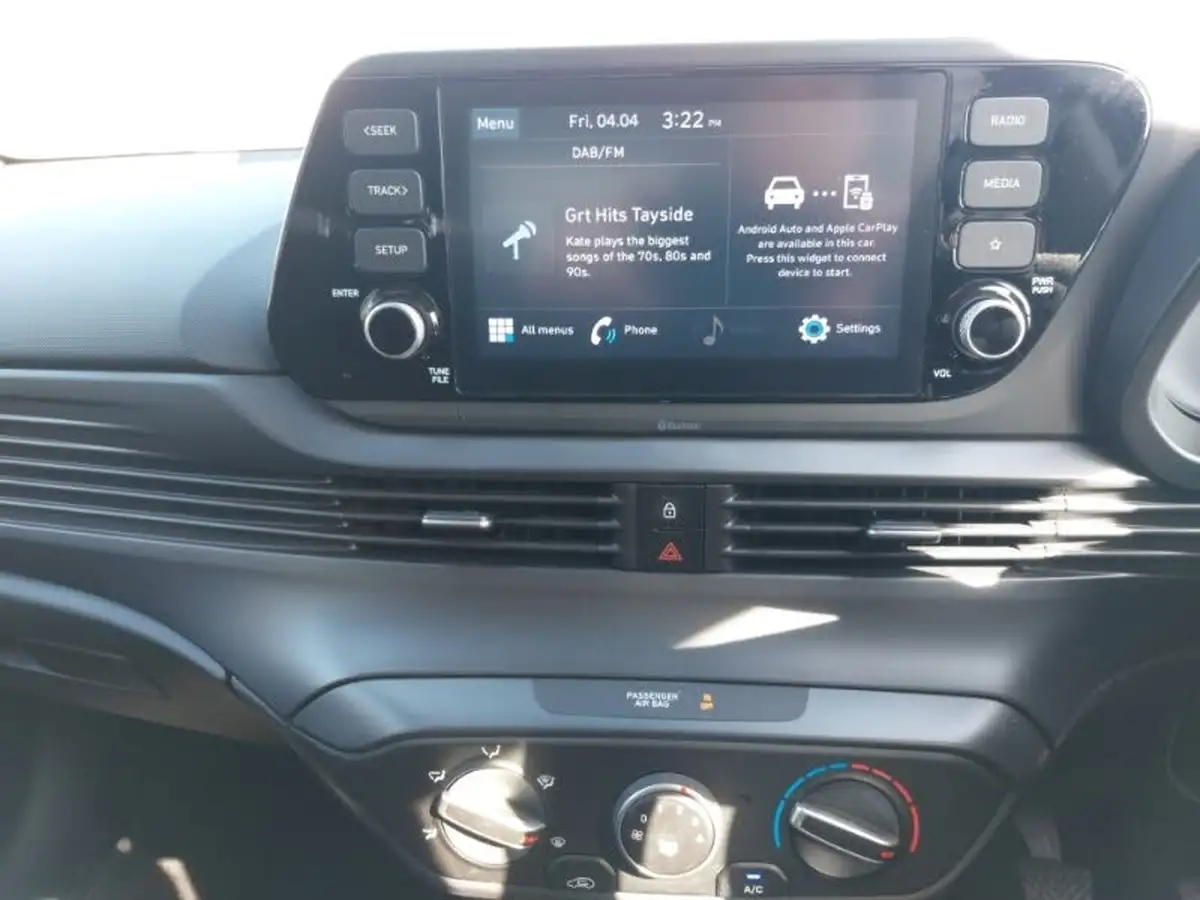 2022-hyundai-i20-10-t-gdi-se-connect-eclutch-imt-big-14