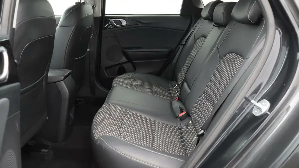 2022-kia-ceed-15-t-gdi-3-sportswagon-big-16