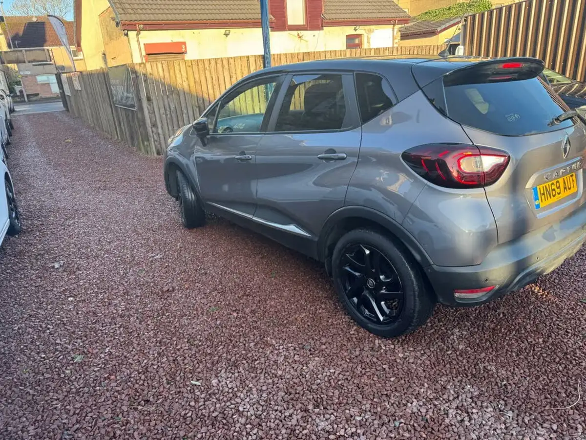 2019-renault-captur-09-tce-iconic-big-12