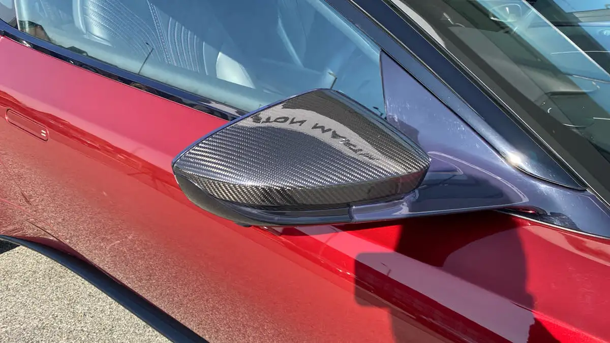2019-aston-martin-db11-40-v8-big-17