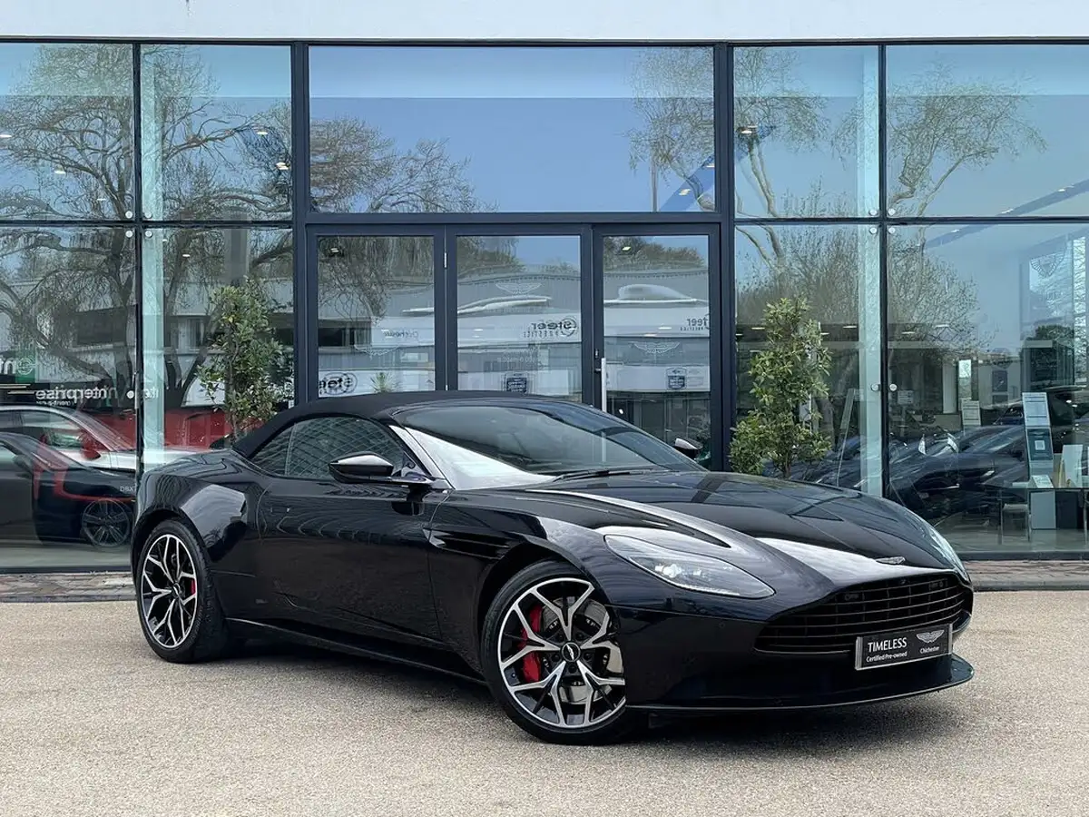 2019-aston-martin-db11-40-v8-big-7