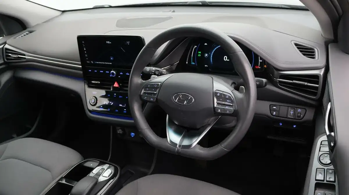 2022-hyundai-ioniq-e-premium-electric-big-9