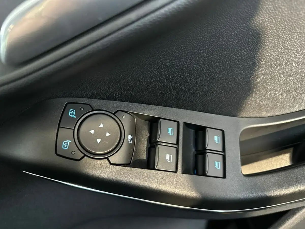 2022-ford-fiesta-10t-titanium-125ps-hybrid-mhev-powershift-big-24