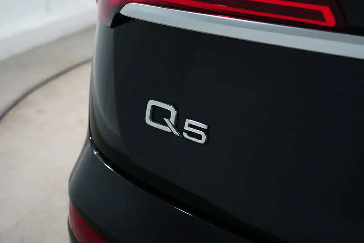 2021-audi-q5-20-50-tfsi-e-s-line-station-wagon-big-11
