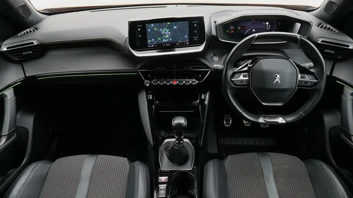 2021-peugeot-2008-suv-12-puretech-gt-big-13