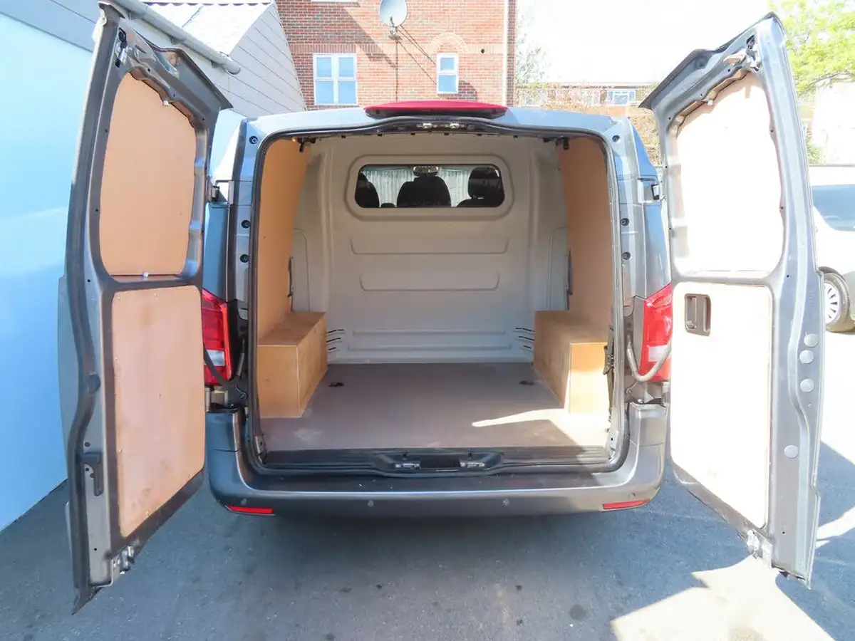 2022-mercedes-benz-vito-big-49