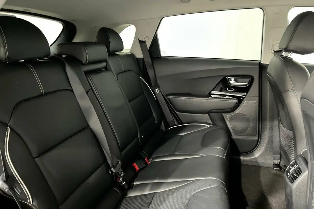 2022-kia-niro-ev-e-3-big-19