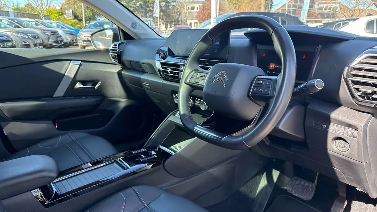 2022-citroen-c4-12-puretech-shine-plus-130ps-big-10
