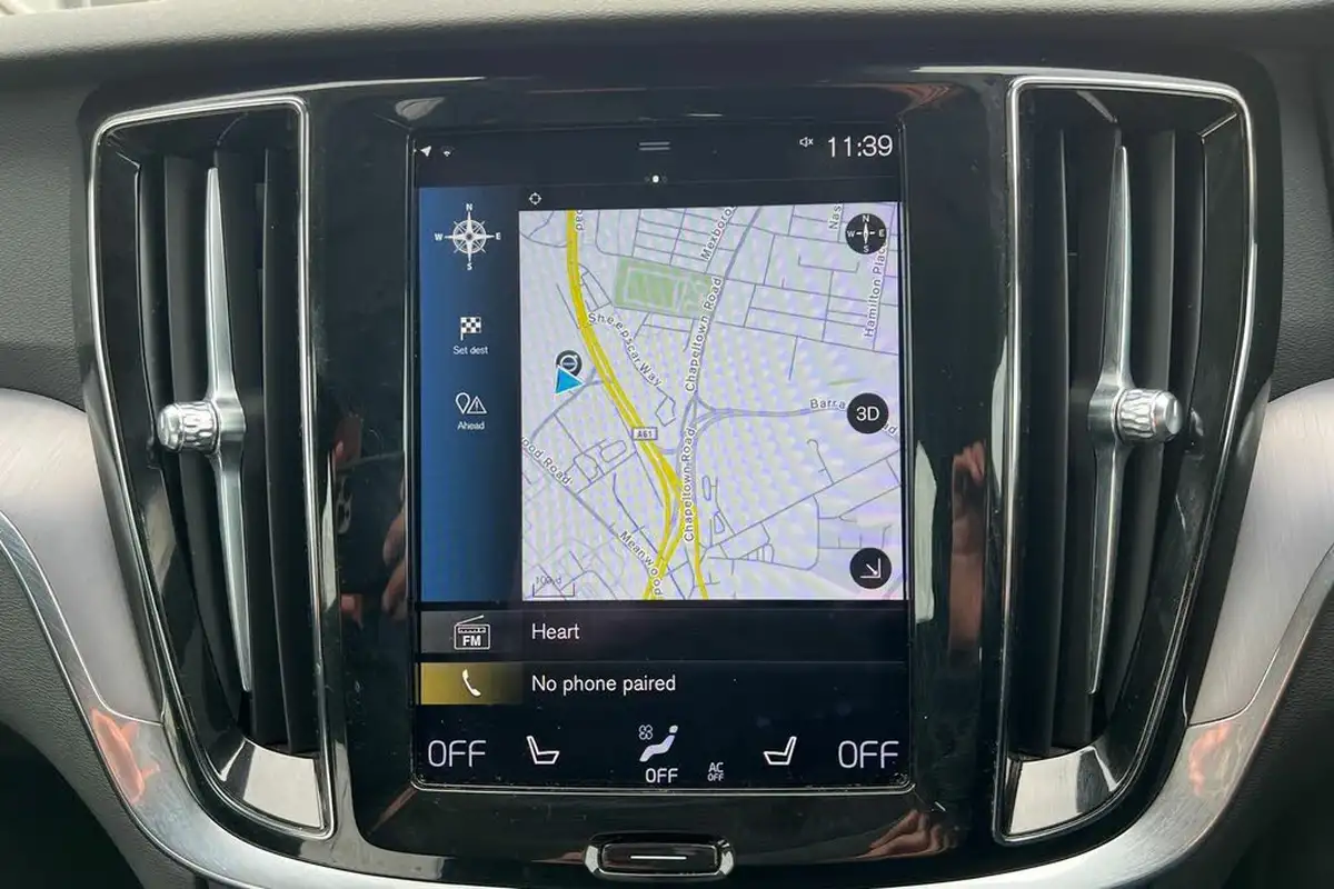 2022-volvo-v60-20-b3-momentum-161bhp-big-14