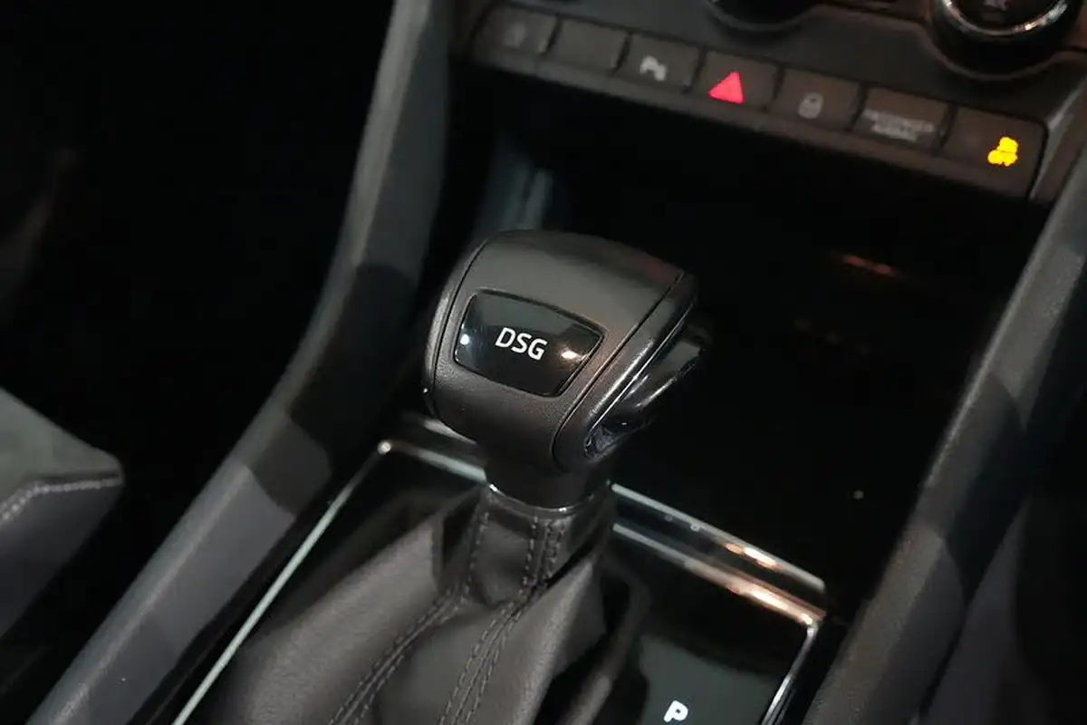 2018-skoda-karoq-15-tsi-se-l-act-dsg-big-31
