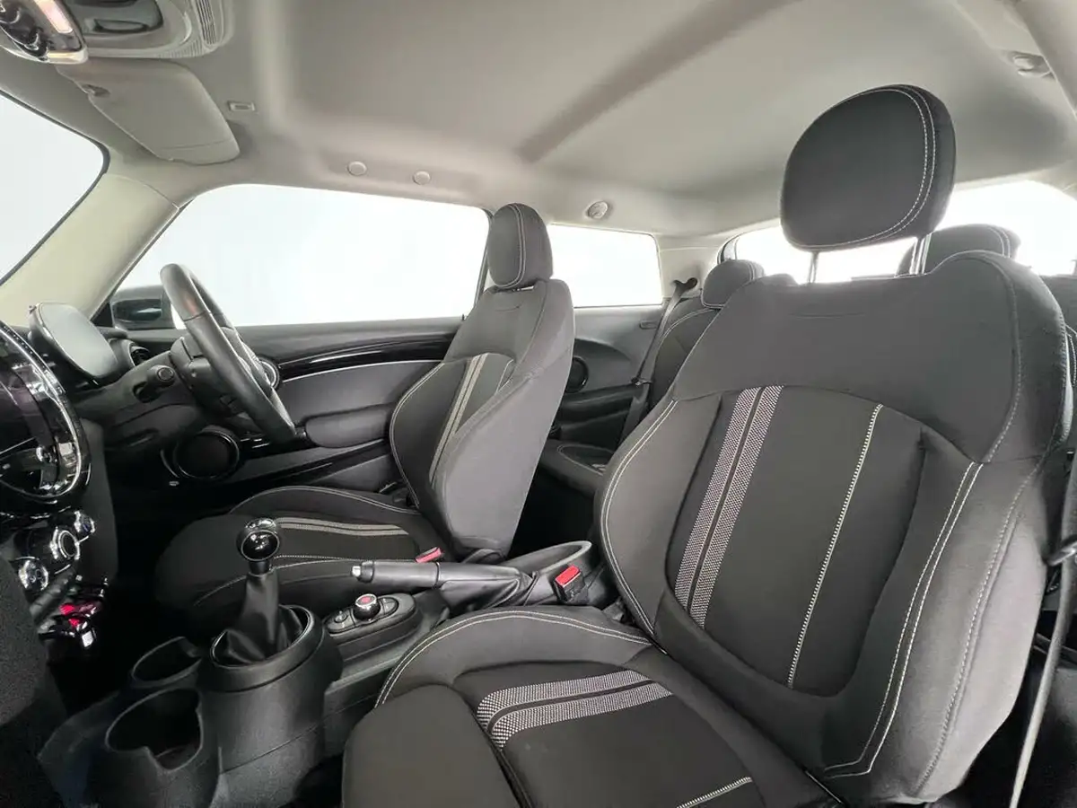 2021-mini-cooper-20-cooper-s-classic-hatchback-3d-big-13