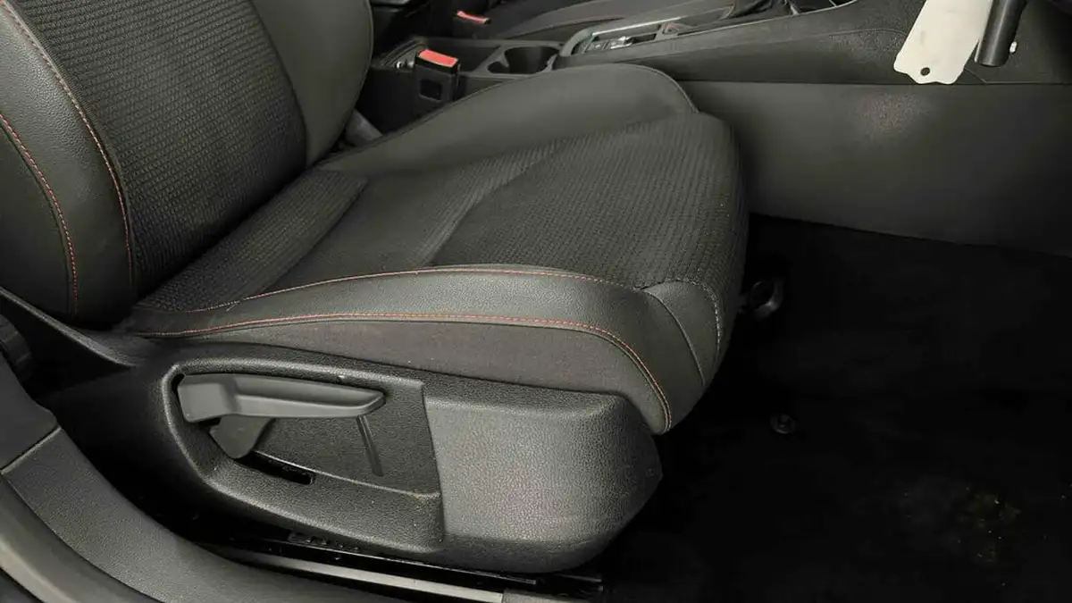 2019-seat-leon-20-tsi-fr-hatchback-big-31