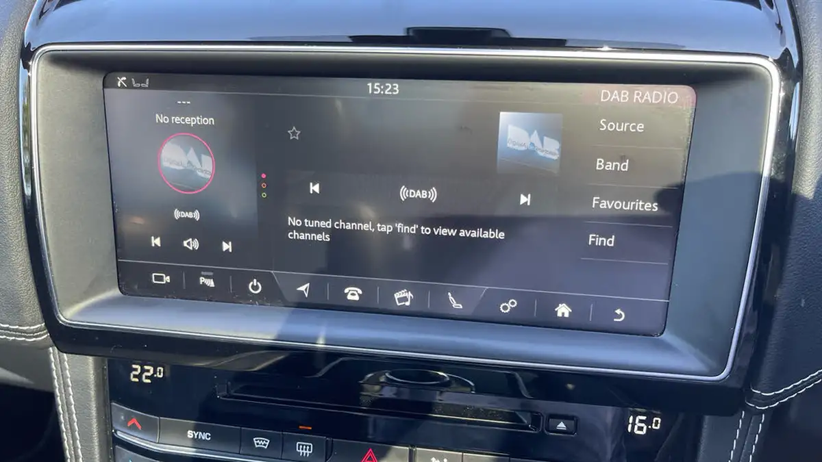 2019-jaguar-f-pace-20-i4d-chequered-flag-180ps-big-29