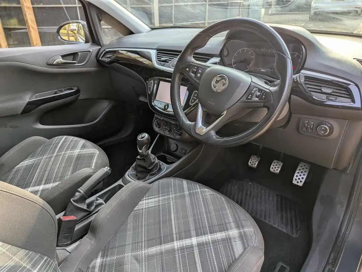 2015-vauxhall-corsa-14-limited-edition-3d-big-12