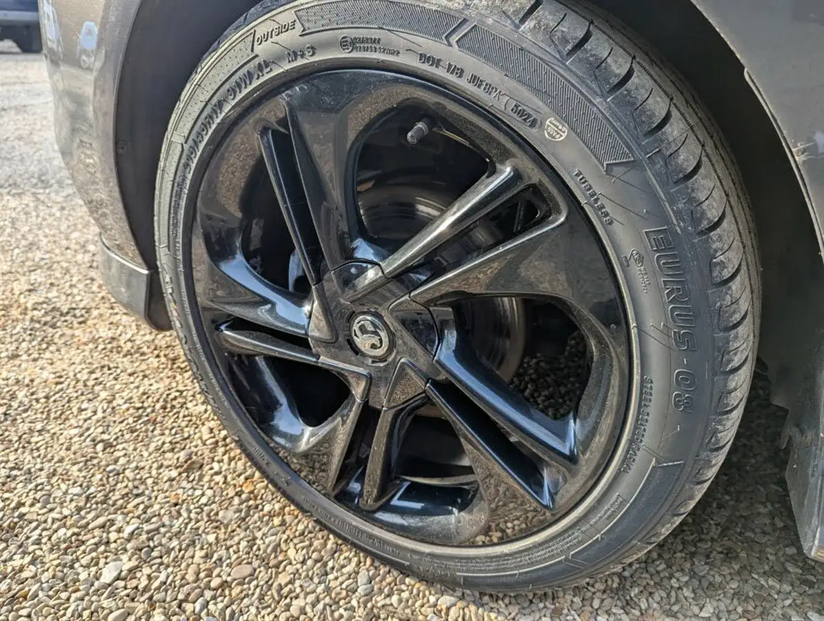 2015-vauxhall-corsa-14-limited-edition-3d-big-36
