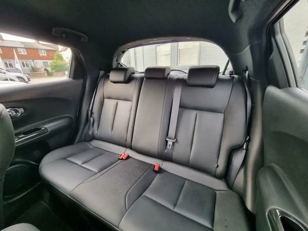 2017-nissan-juke-16-tekna-190ps-4x4-1618cc-xtronic-cvt-big-7