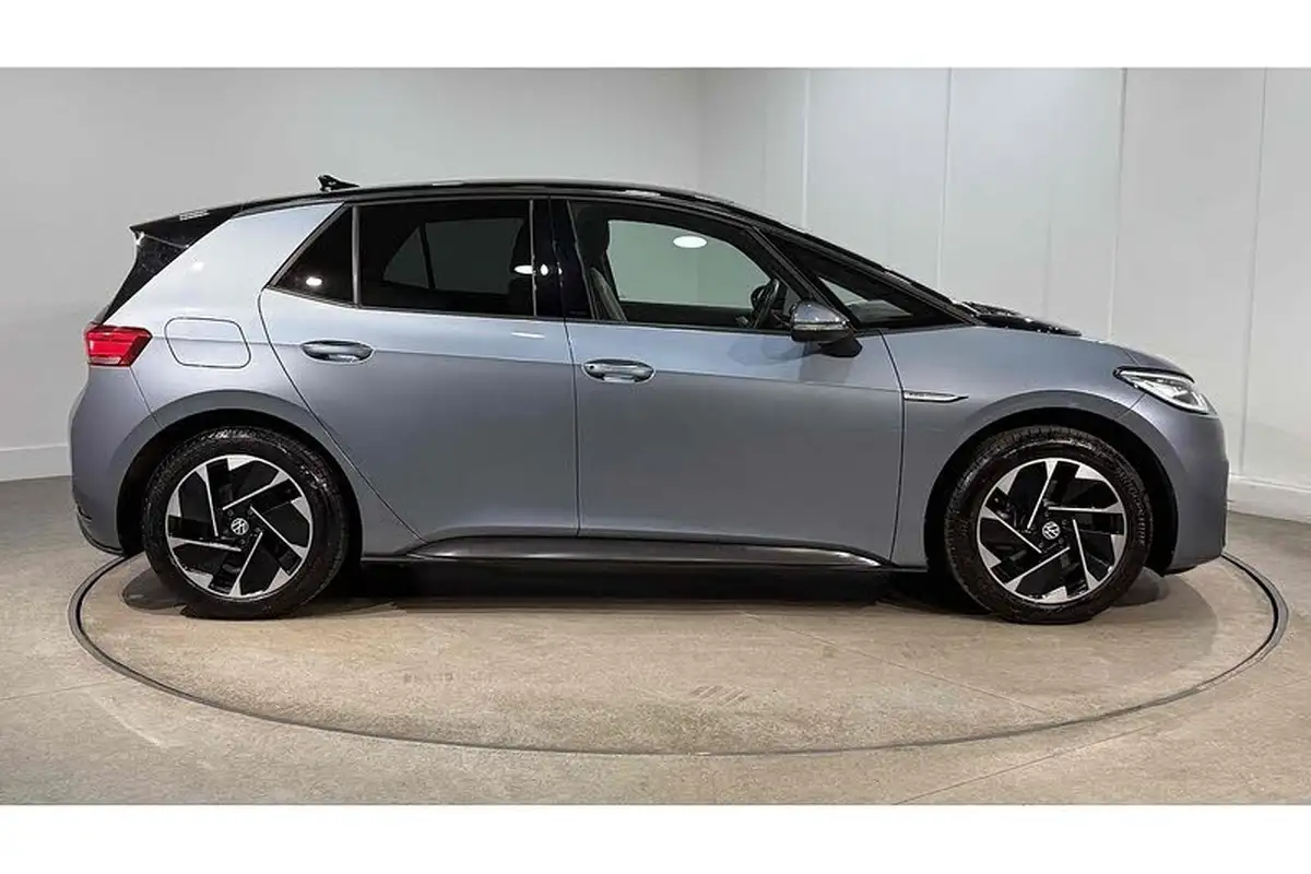 2022-volkswagen-id3-e-family-145ps-big-5
