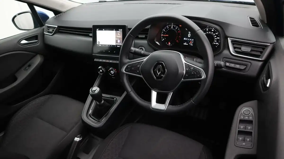 2022-renault-clio-10-tce-iconic-edition-big-9