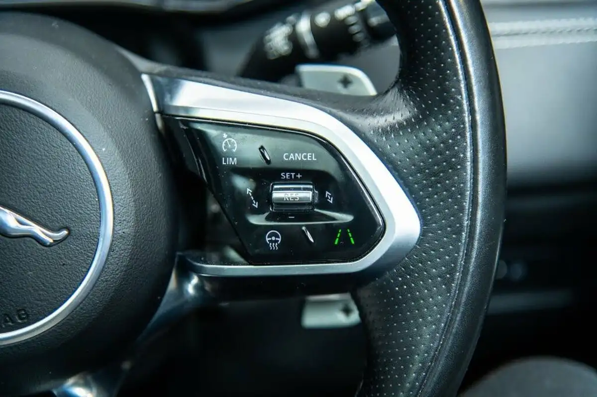 2021-jaguar-f-pace-20-d200-r-dynamic-hse-mhev-big-9