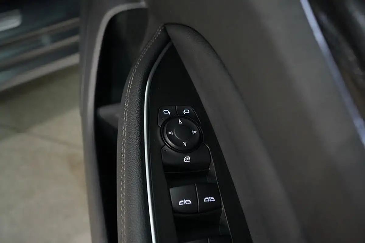 2020-vauxhall-insignia-grand-sport-15-turbo-sri-vx-line-nav-big-27