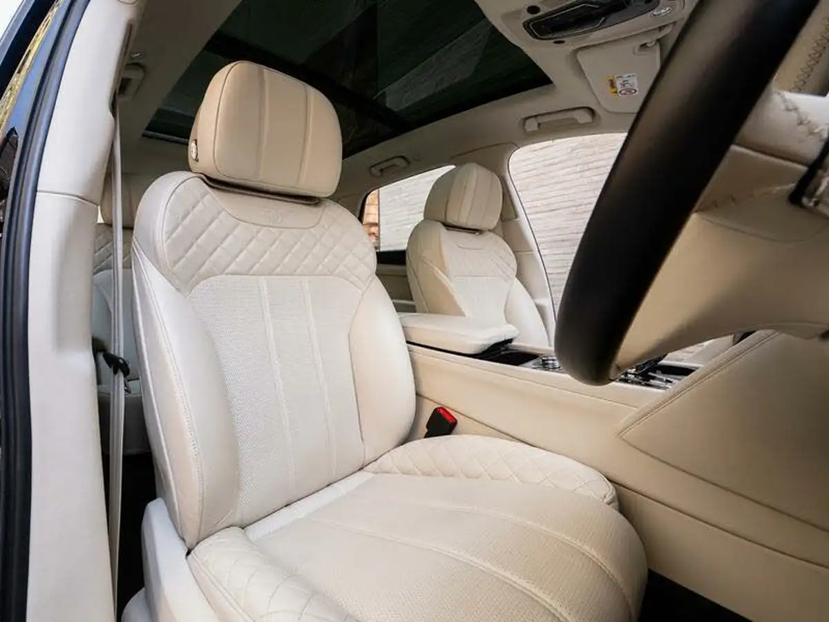 2019-bentley-bentayga-60-w12-speed-big-26