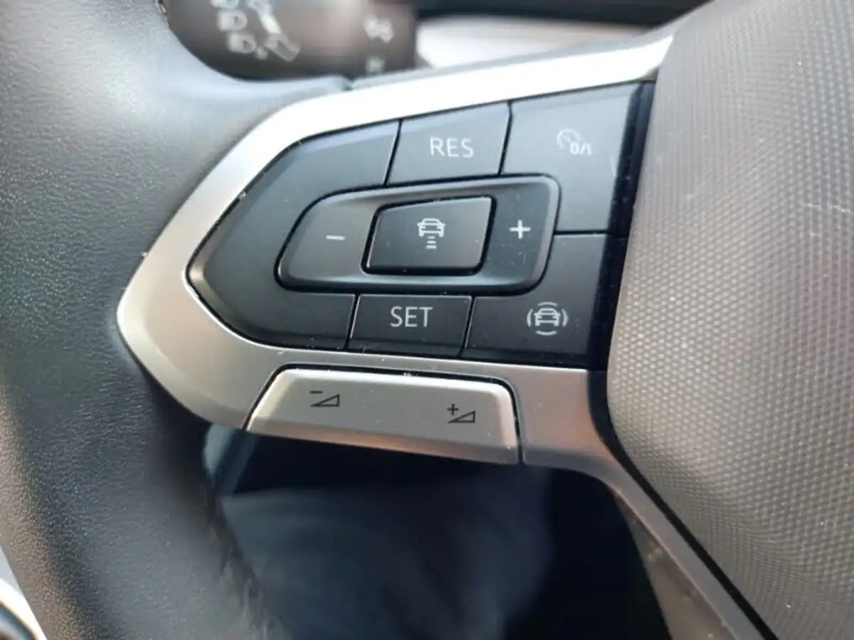 2024-volkswagen-golf-15-tsi-life-130ps-evo-hatchback-big-13