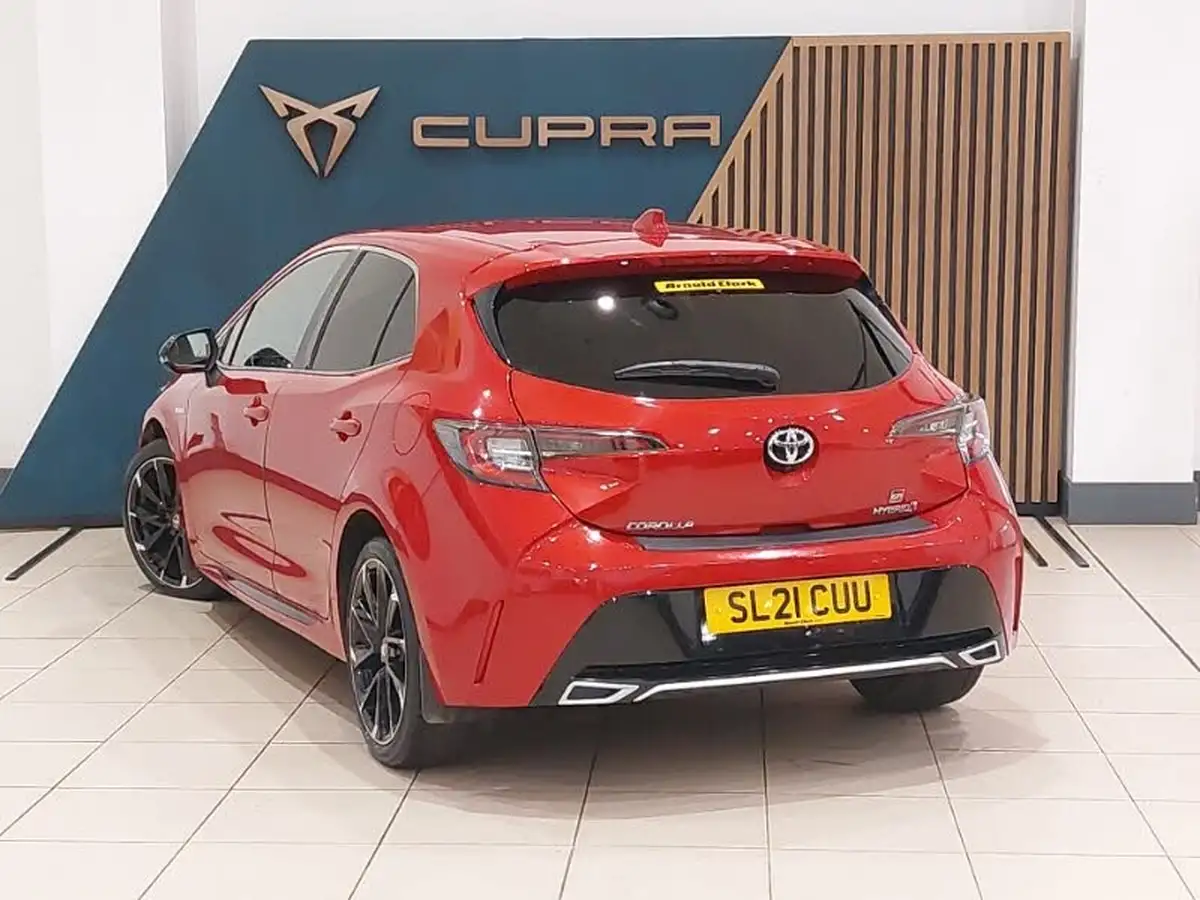 2021-toyota-corolla-18-vvt-i-gr-sport-trk-hatchback-big-1