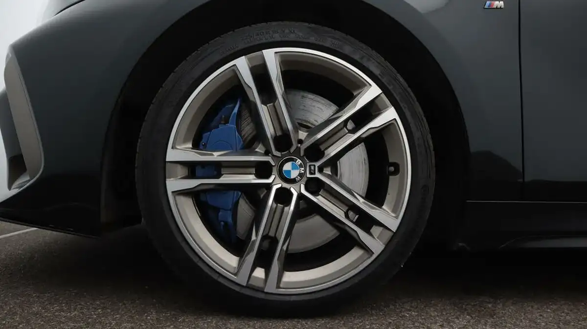 2022-bmw-1-series-20-m135i-xdrive-big-18