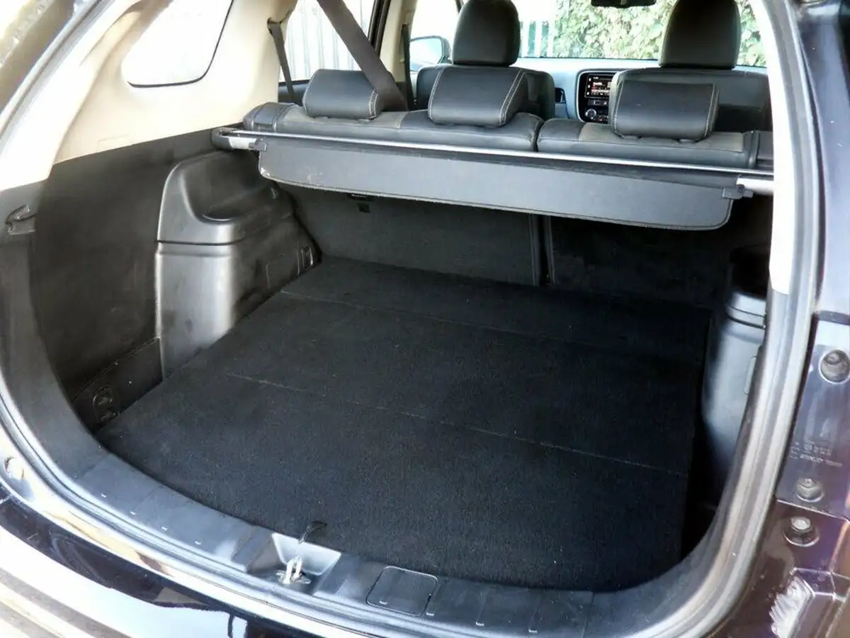 2017-mitsubishi-outlander-20-juro-phev-big-35