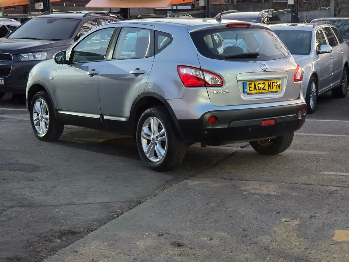 2012-nissan-qashqai-16-acenta-cvt-big-17
