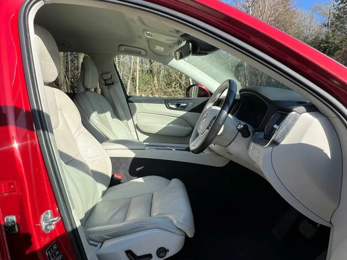2018-volvo-xc60-20td-d4-inscription-pro-4x4-geartronic-big-15