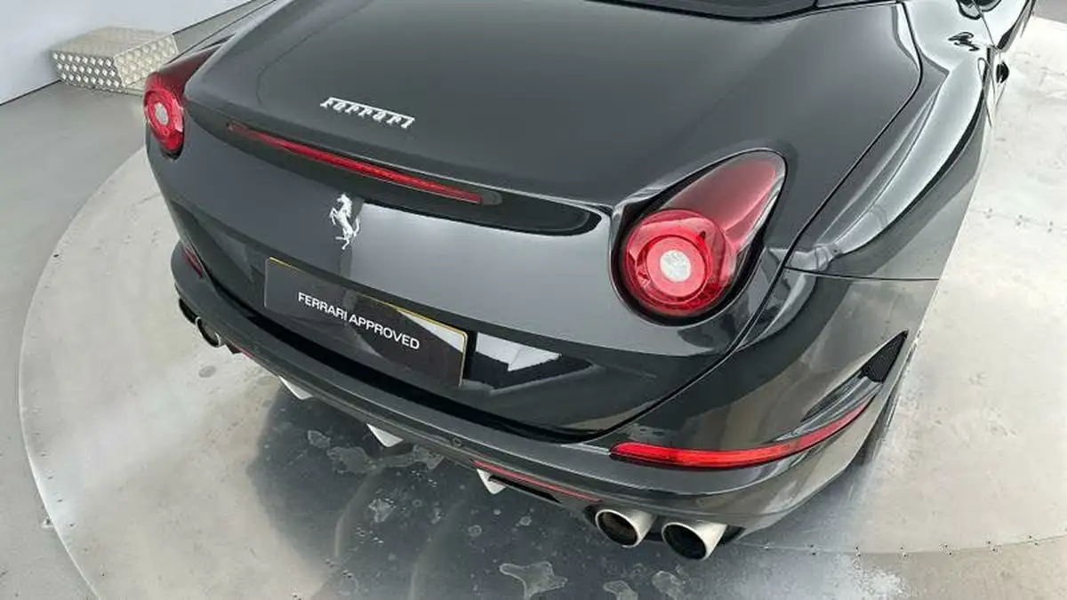 2015-ferrari-california-39-t-big-18