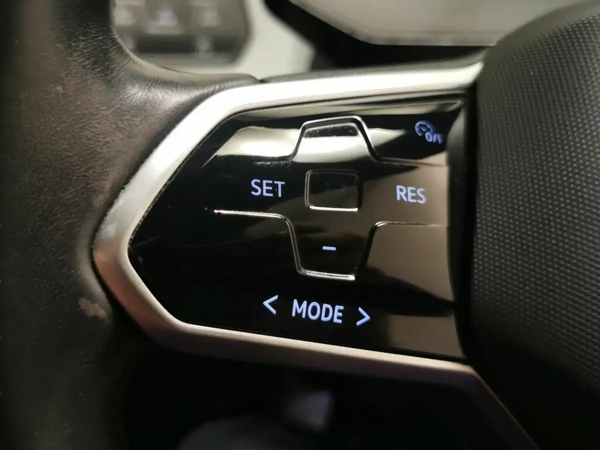 2020-volkswagen-id3-e-style-big-16