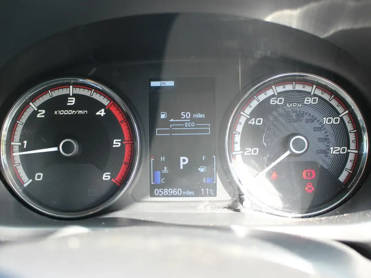 2020-mitsubishi-l200-22di-d-barbarian-auto-big-42