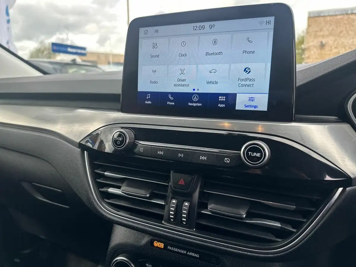 2022-ford-kuga-big-18