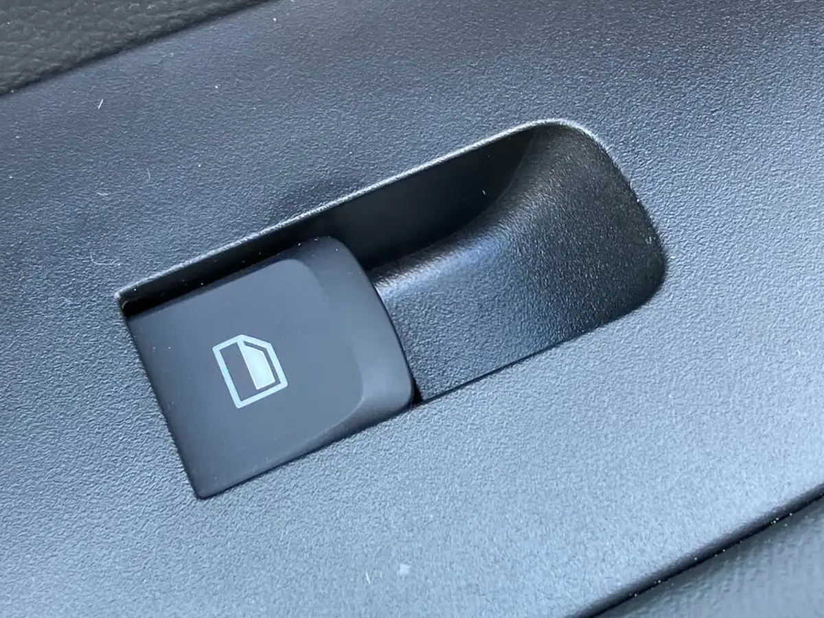 2024-mg-zs-suv-e-trophy-connect-ev-176ps-big-31