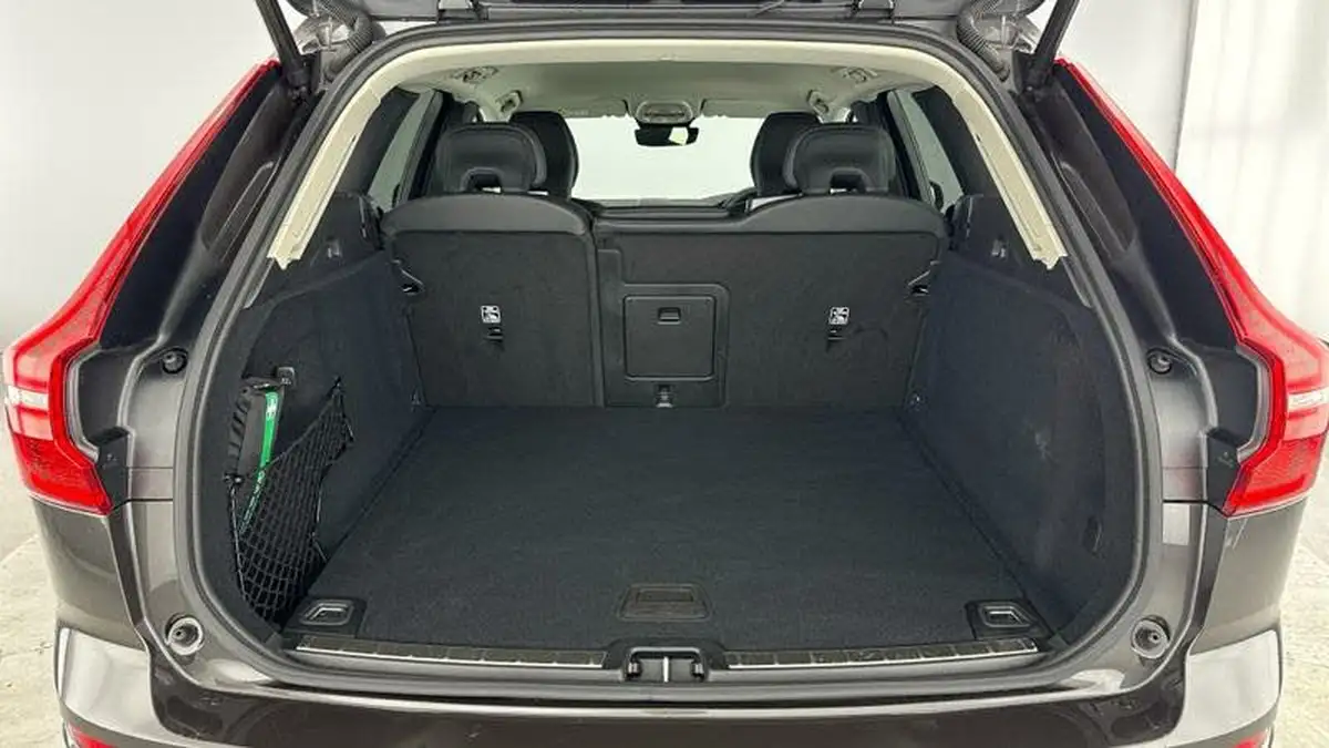 2024-volvo-xc60-20-b5-plus-big-30